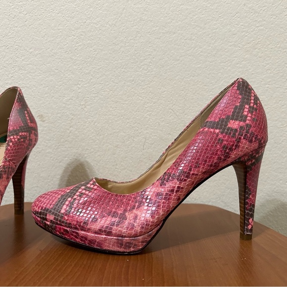 Cole Haan Pink Leather Nike Air Snakeskin Print Chelsea Pink Heel Women's Size 8 - Picture 3 of 12